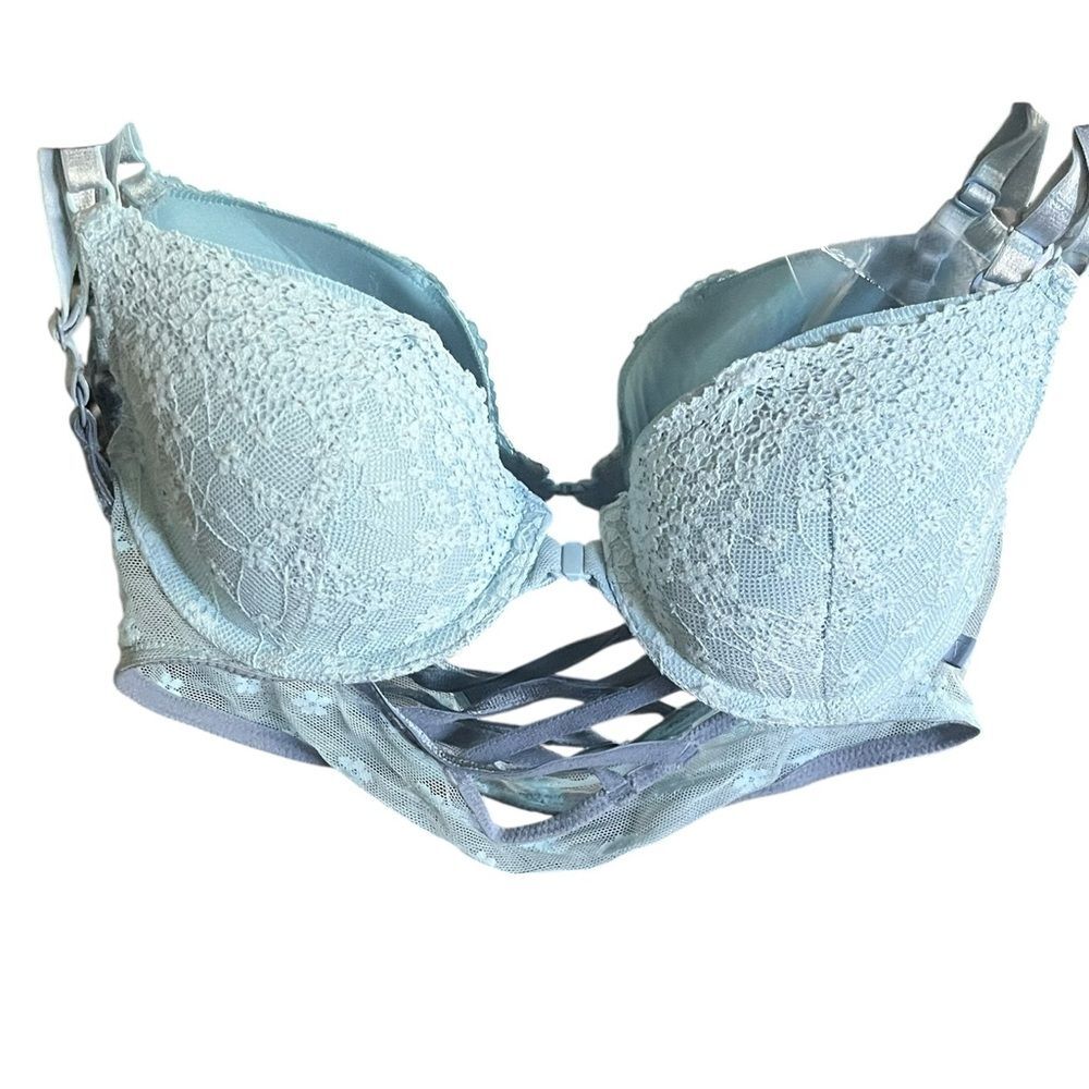 Victoria's Secret floral front hook Lace Bra in Soft Blue size small
